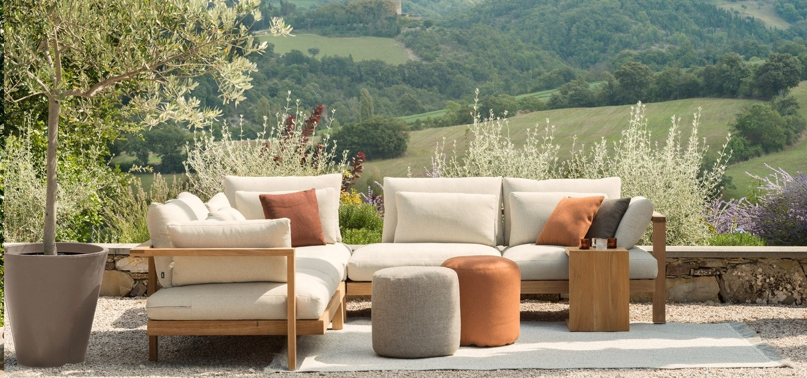 ASCIANO OUTDOOR LOUNGE SETTING